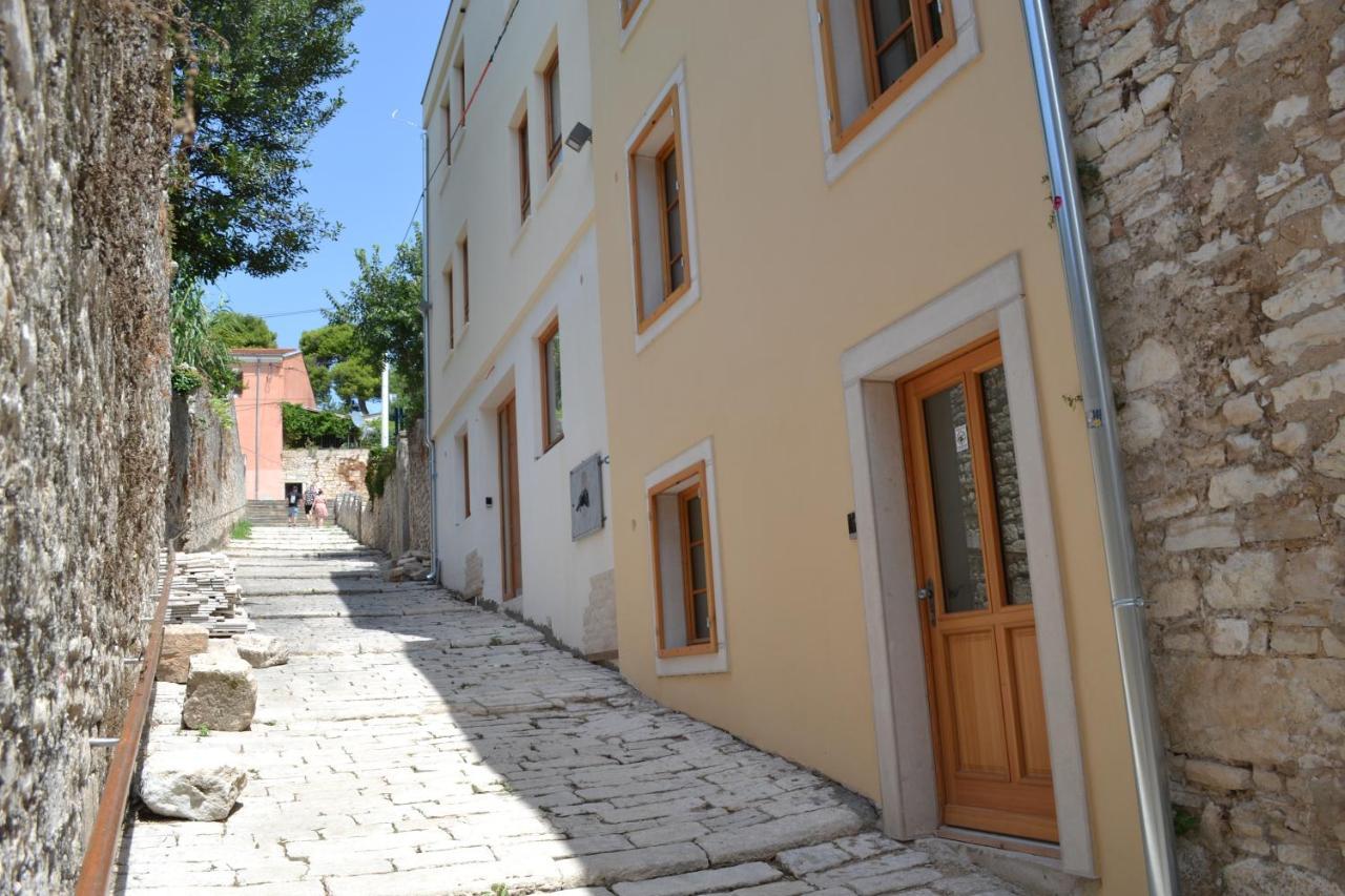 Pula Residence Rooms And Apartments Old City Center Exterior photo