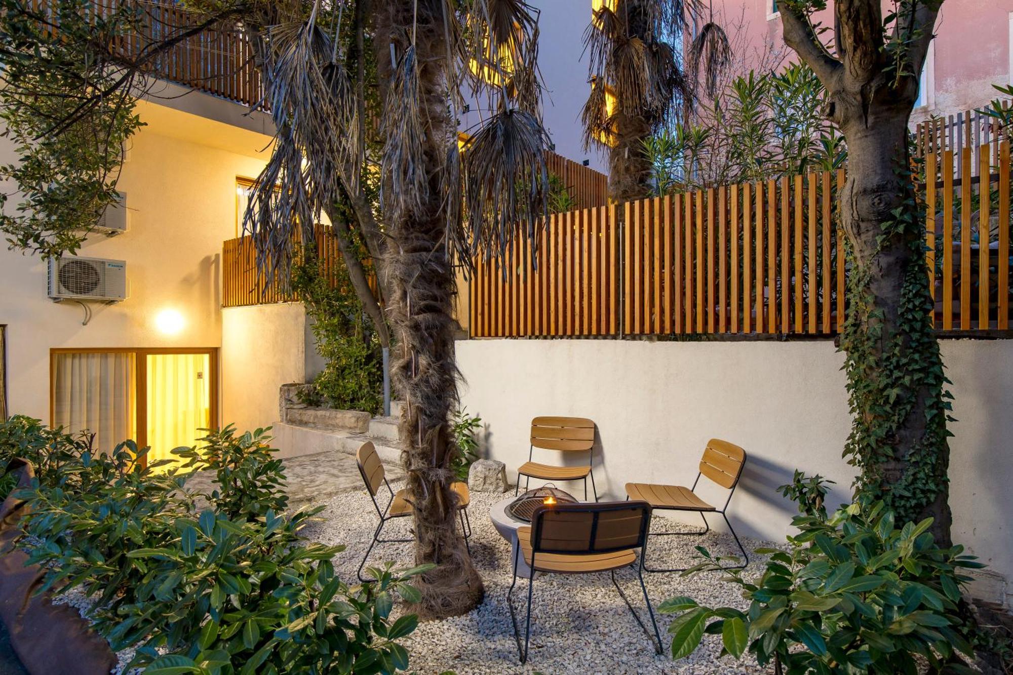 Pula Residence Rooms And Apartments Old City Center Exterior photo