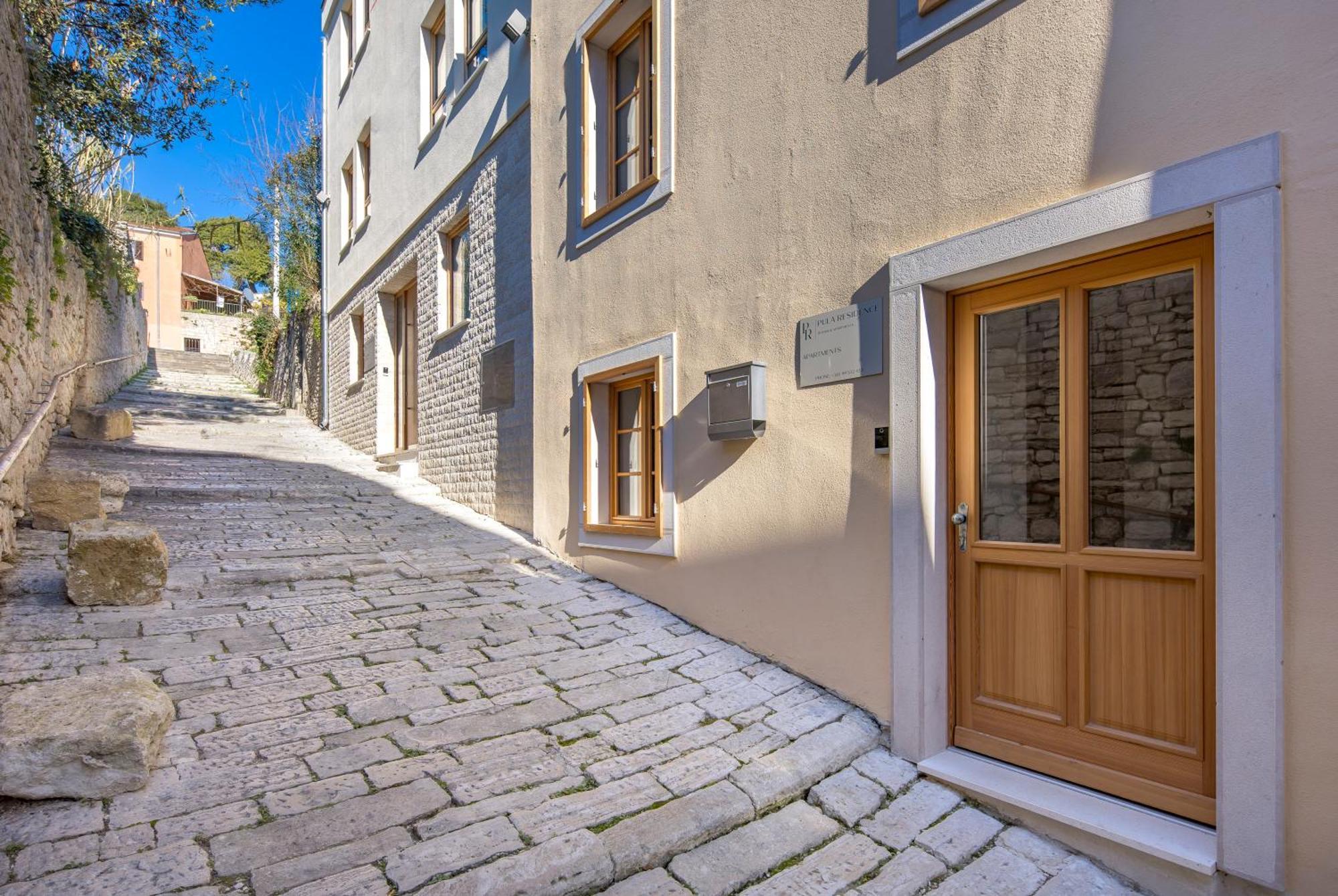 Pula Residence Rooms And Apartments Old City Center Exterior photo